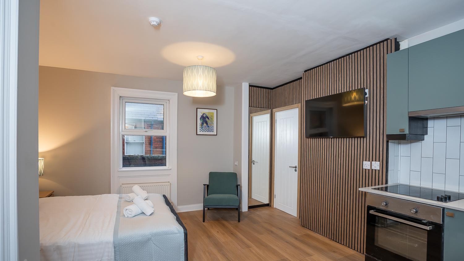 Apartment Queens Large 2 Bdr & 1 Bdr By Breaks *