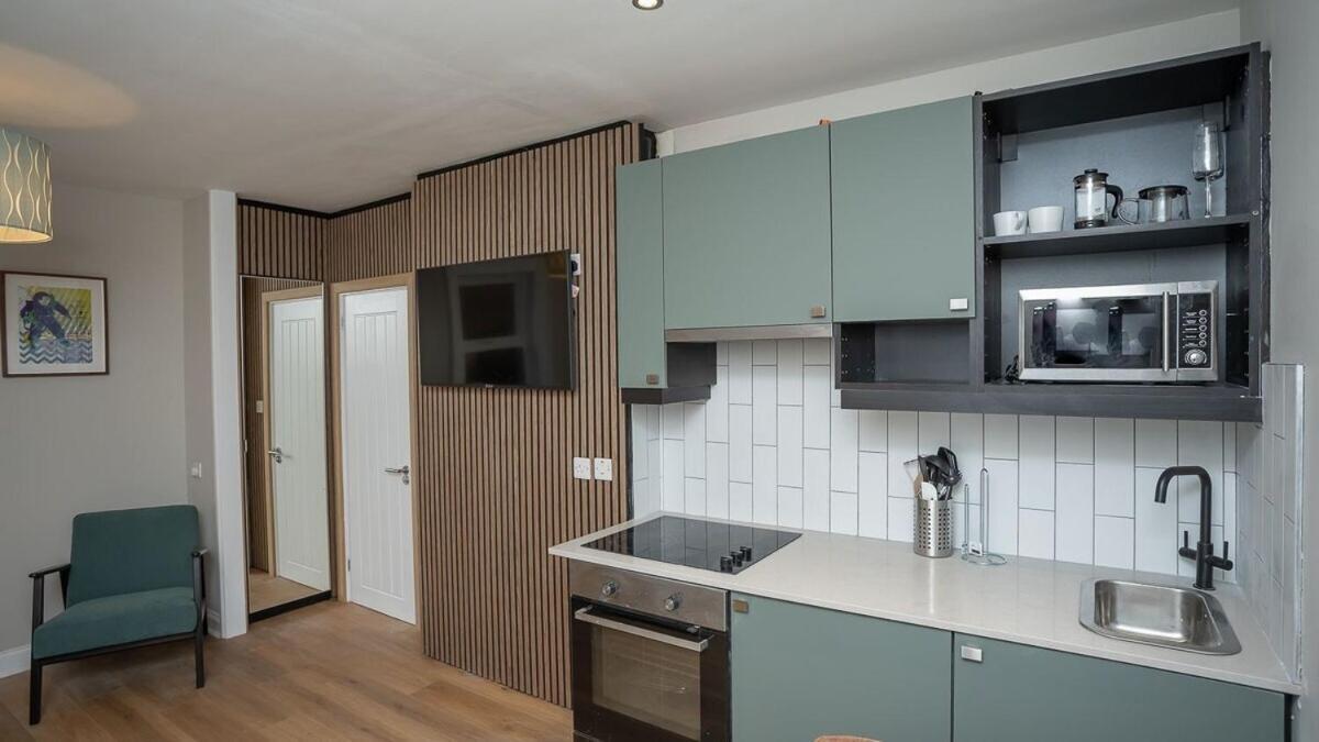Apartment Queens Large 2 Bdr & 1 Bdr By Breaks Belfast