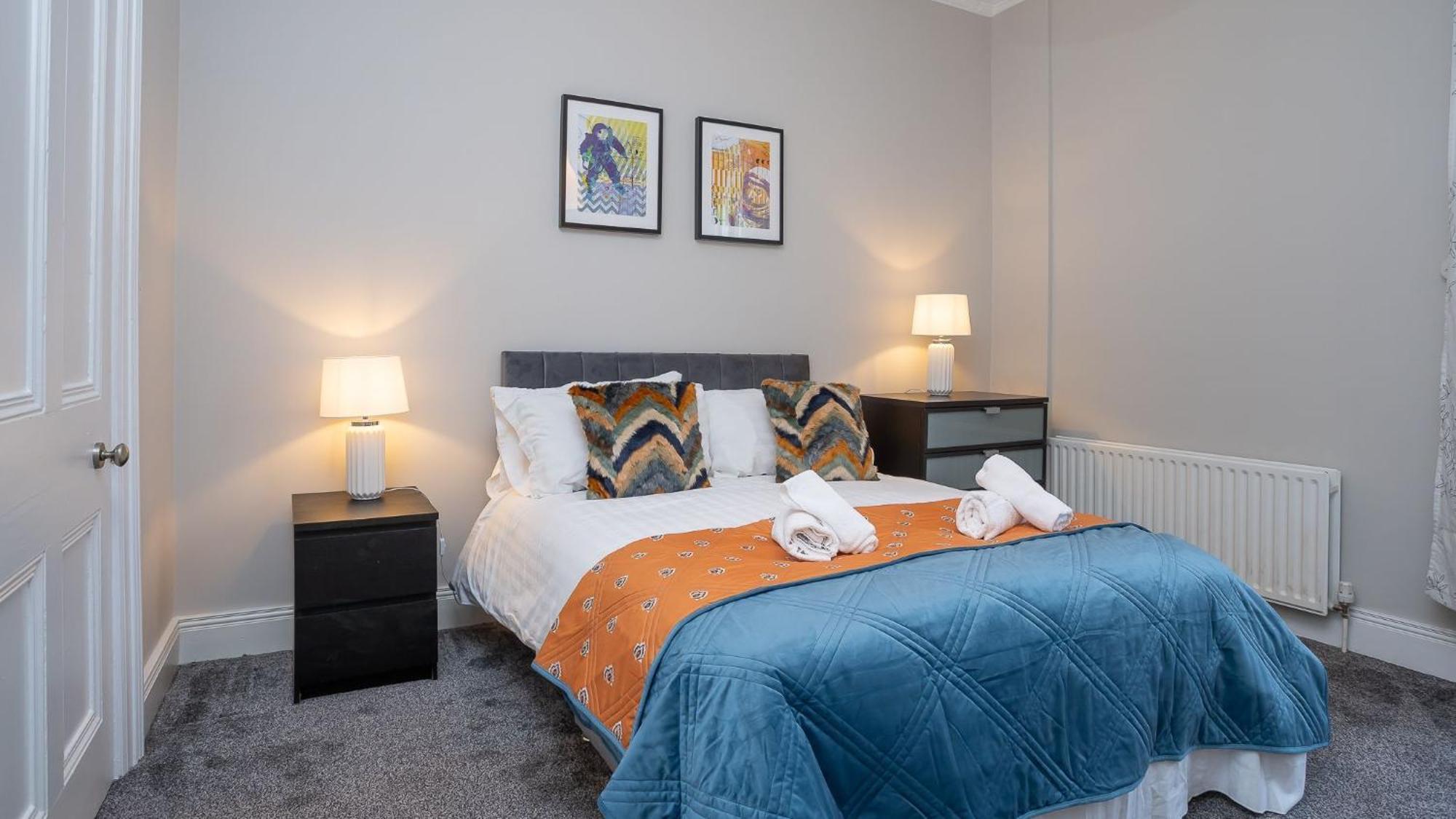 Queens Large 2 Bdr & 1 Bdr By Breaks Apartment