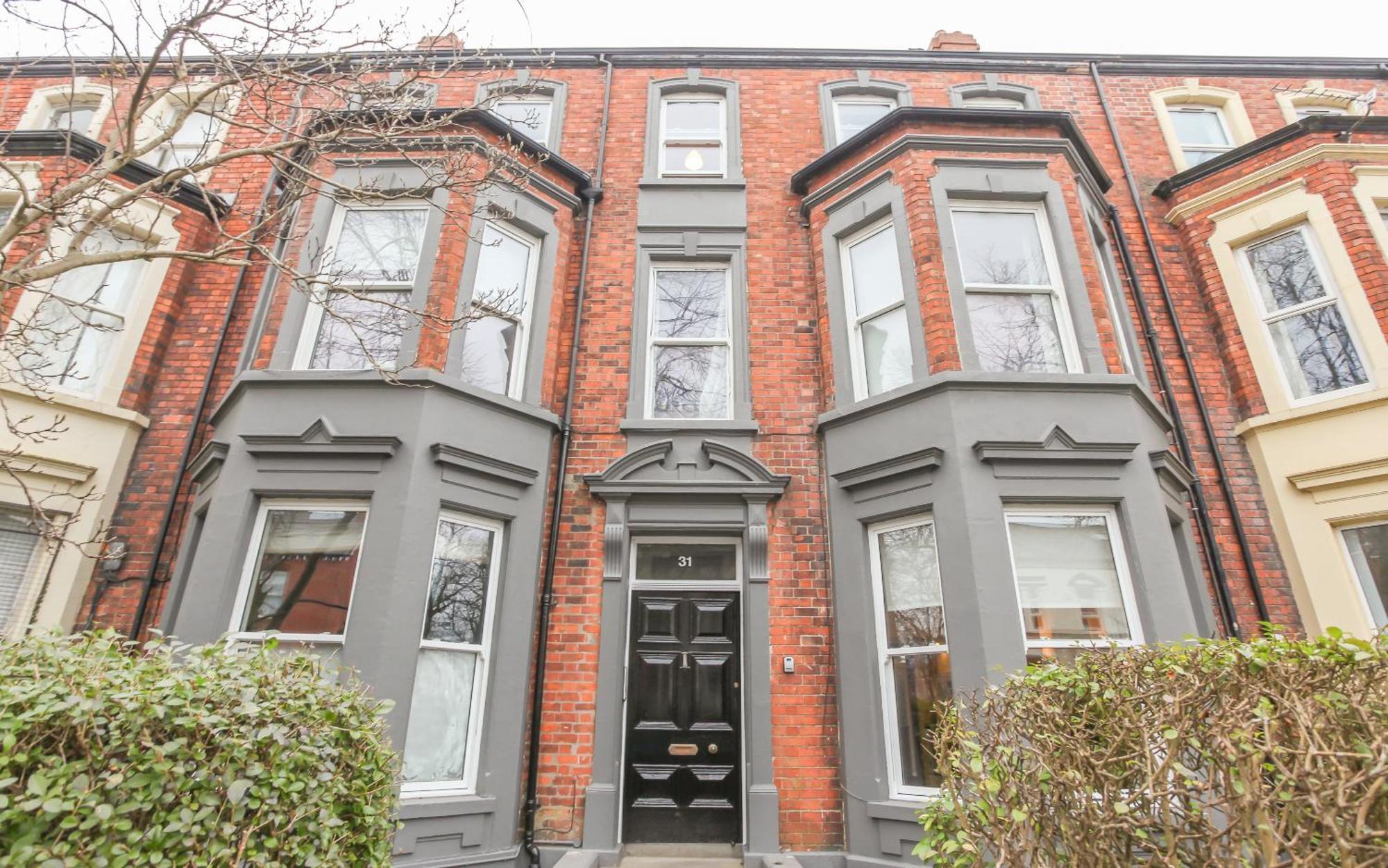 Apartment Queens Large 2 Bdr & 1 Bdr By Breaks