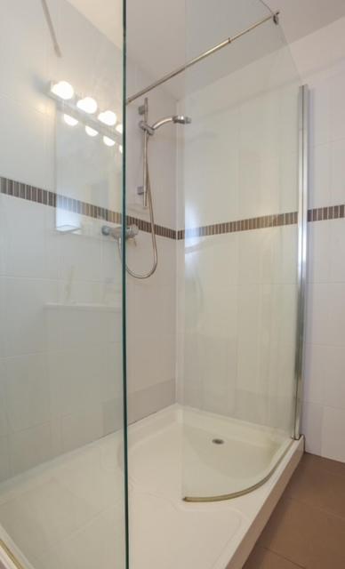Apartment Queens Large 2 Bdr & 1 Bdr By Breaks *