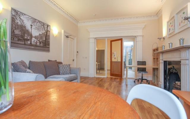 Queens Large 2 Bdr & 1 Bdr By Breaks Apartment